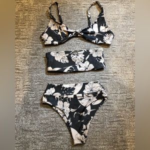 Stone Fox Swim Sandbiscus pieces